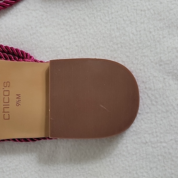 Chico's Women's Botanic Berry W/ Knotted Accent Flip Flops, 9 1/2 NEW - Picture 5 of 7